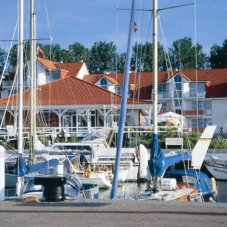 E 222, Alte Werft 24 *